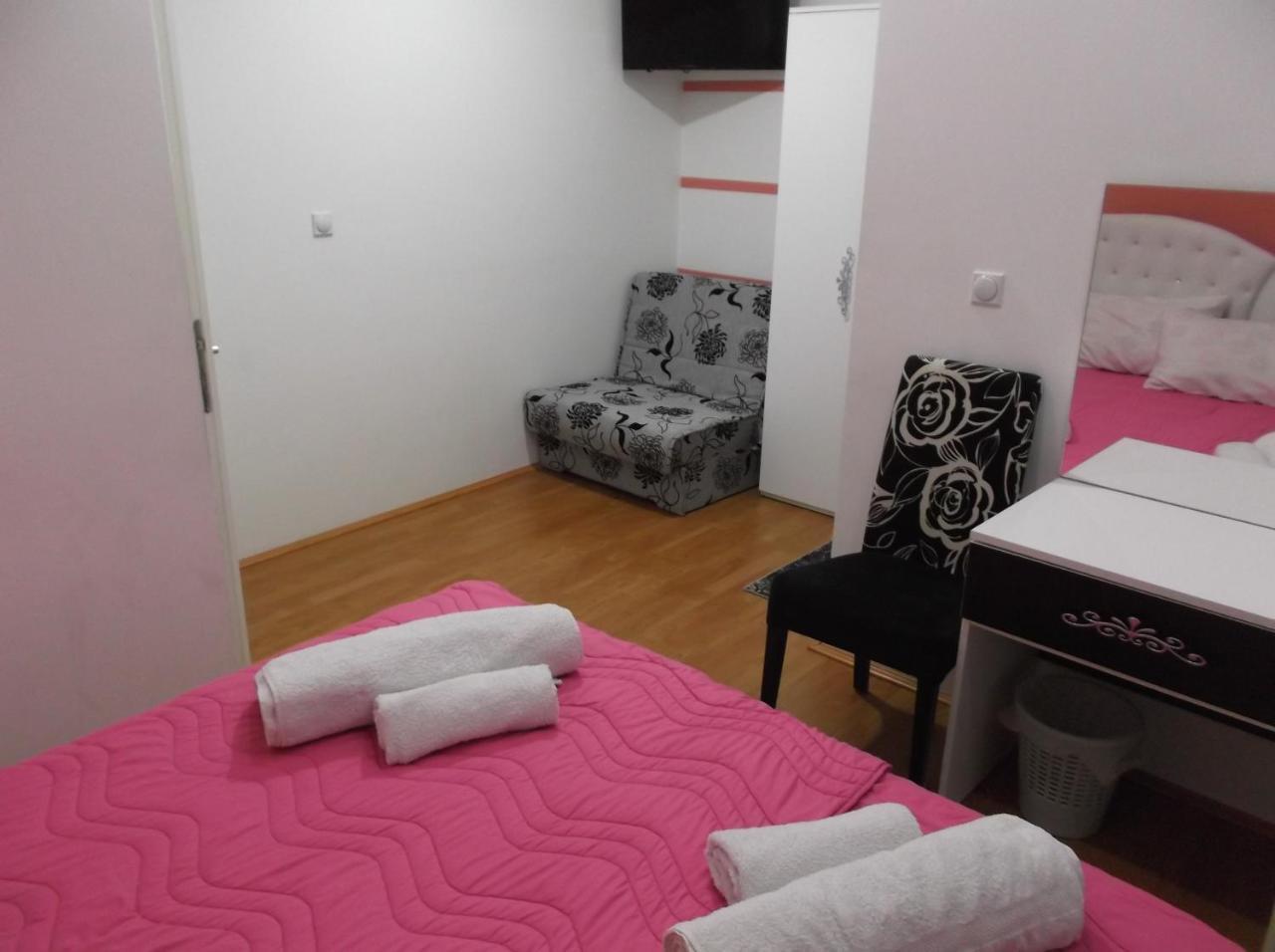 Bed and Breakfast Prenociste Bojan 017 Vranje Exteriér fotografie